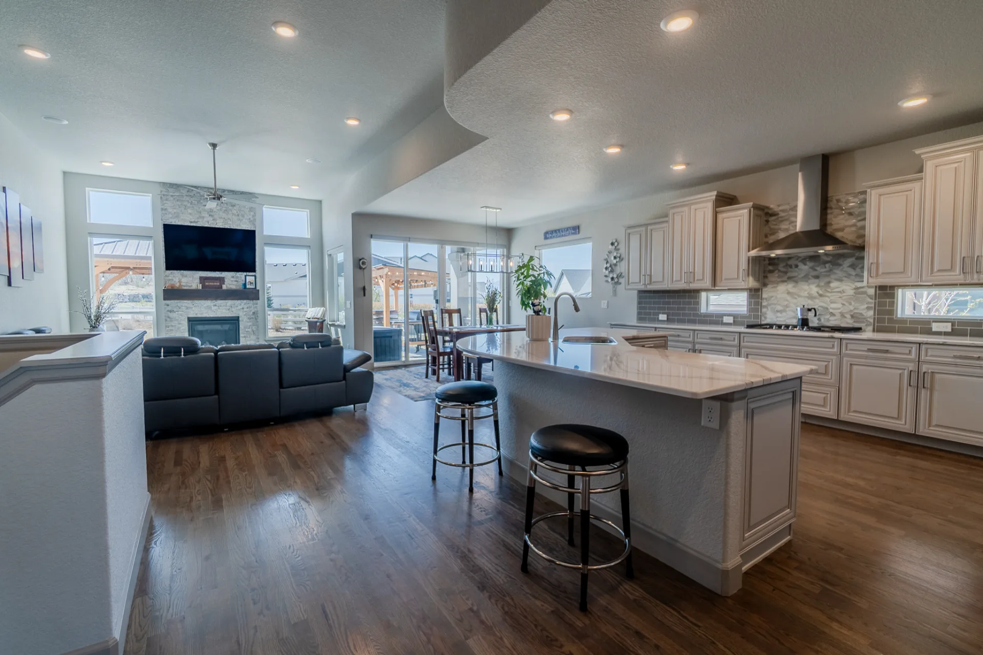 Listing Walkthrough — real estate media produced by LLEDROK in Colorado Springs